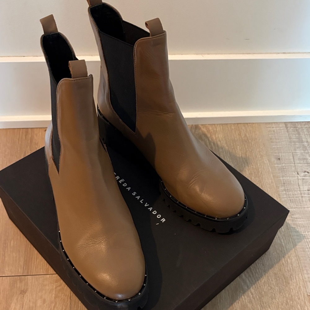 Freda Salvador Taupe Chelsea Boots with Black Elastic Size 9.5